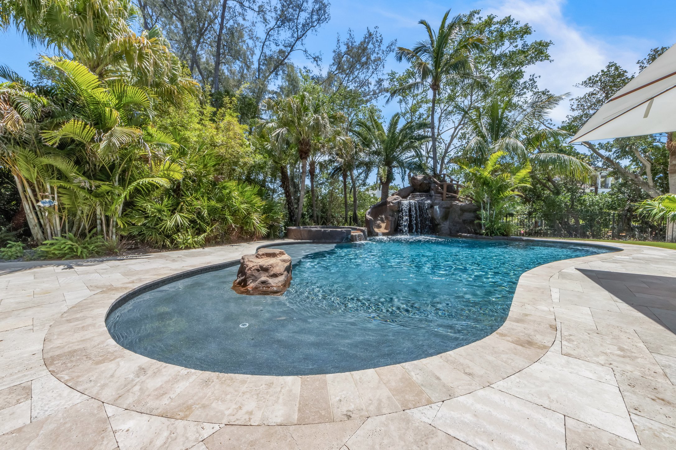 624 Dream Island Rd