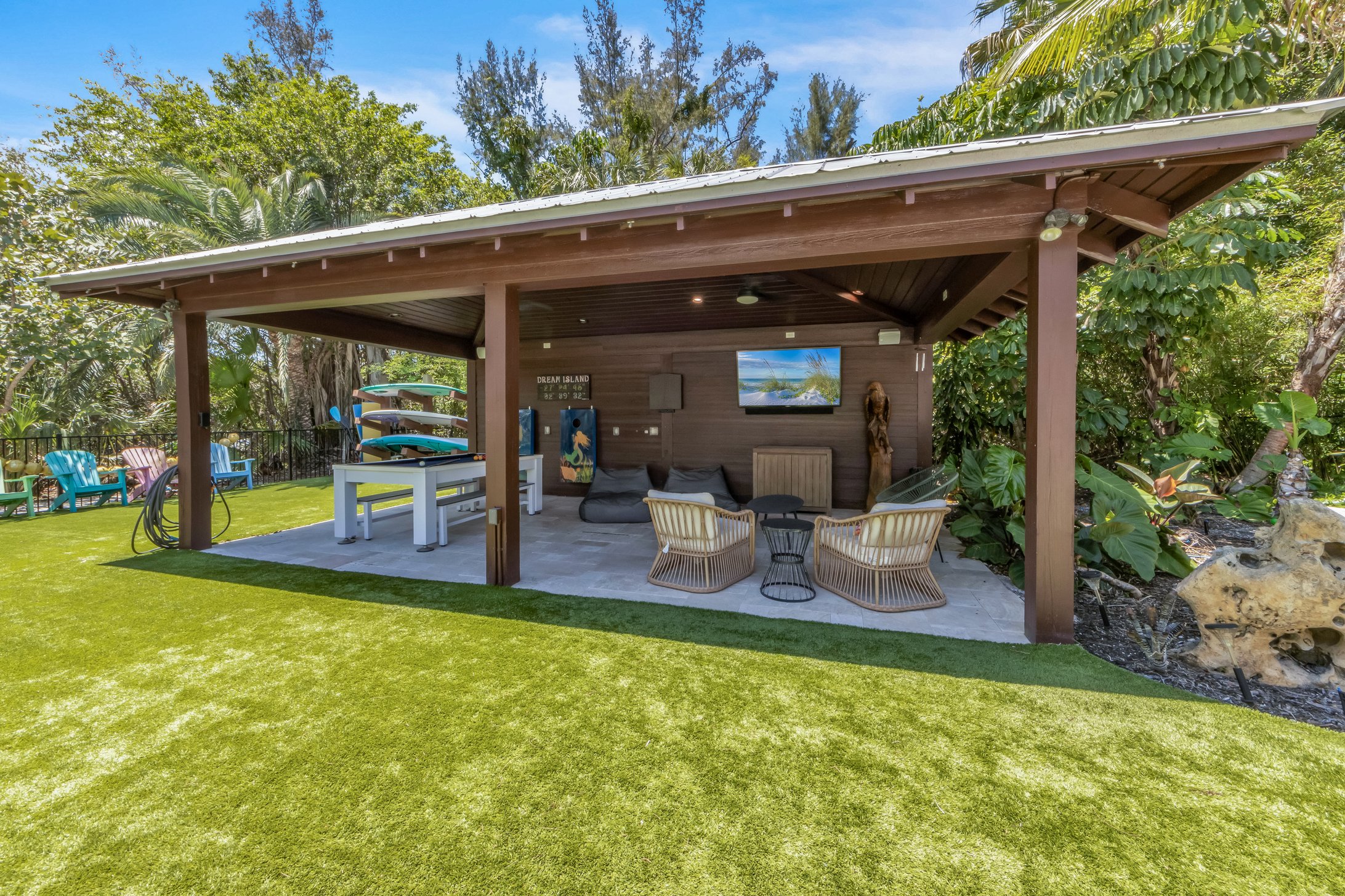 624 Dream Island Rd