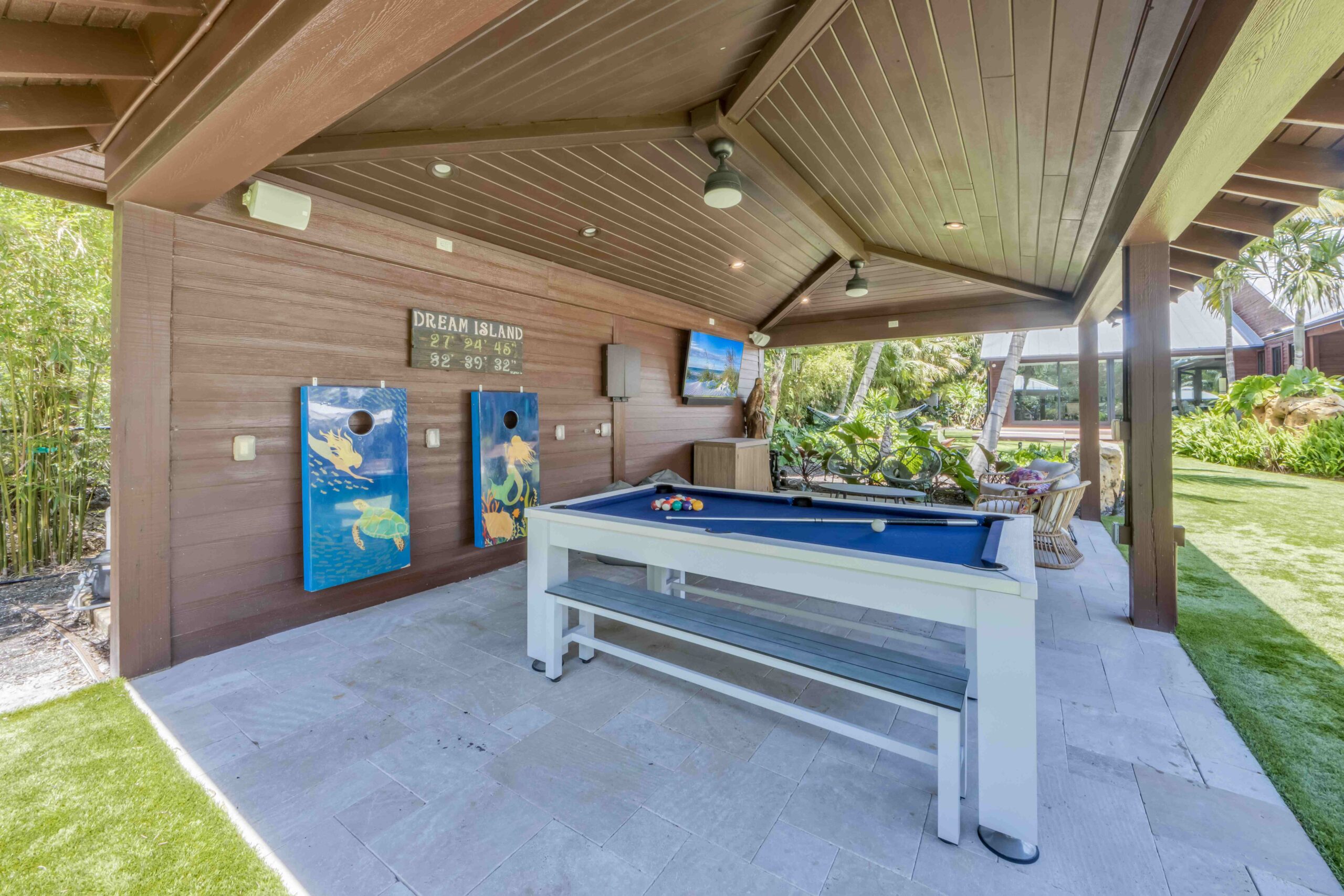 624 Dream Island Rd