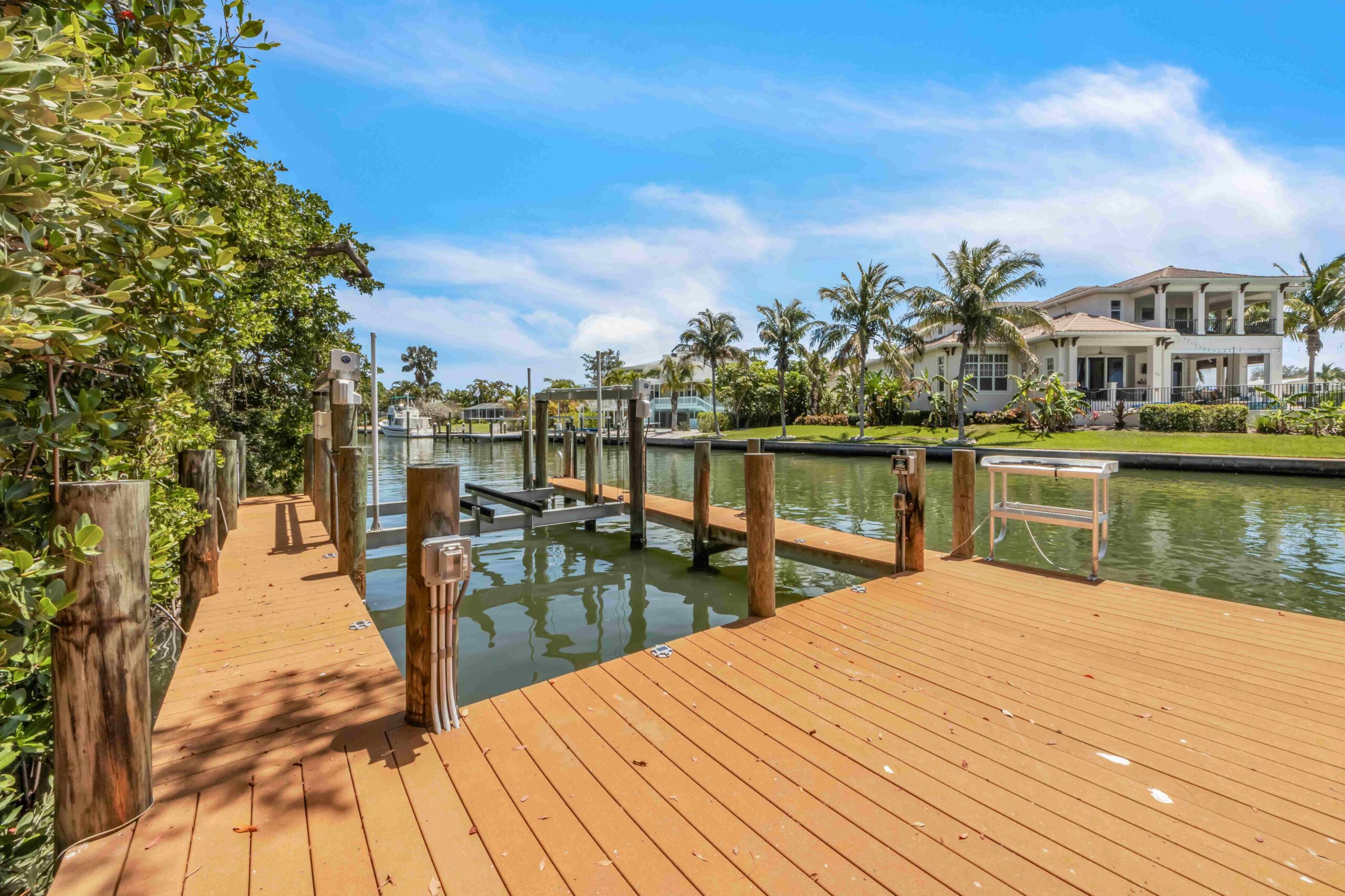 624 Dream Island Rd
