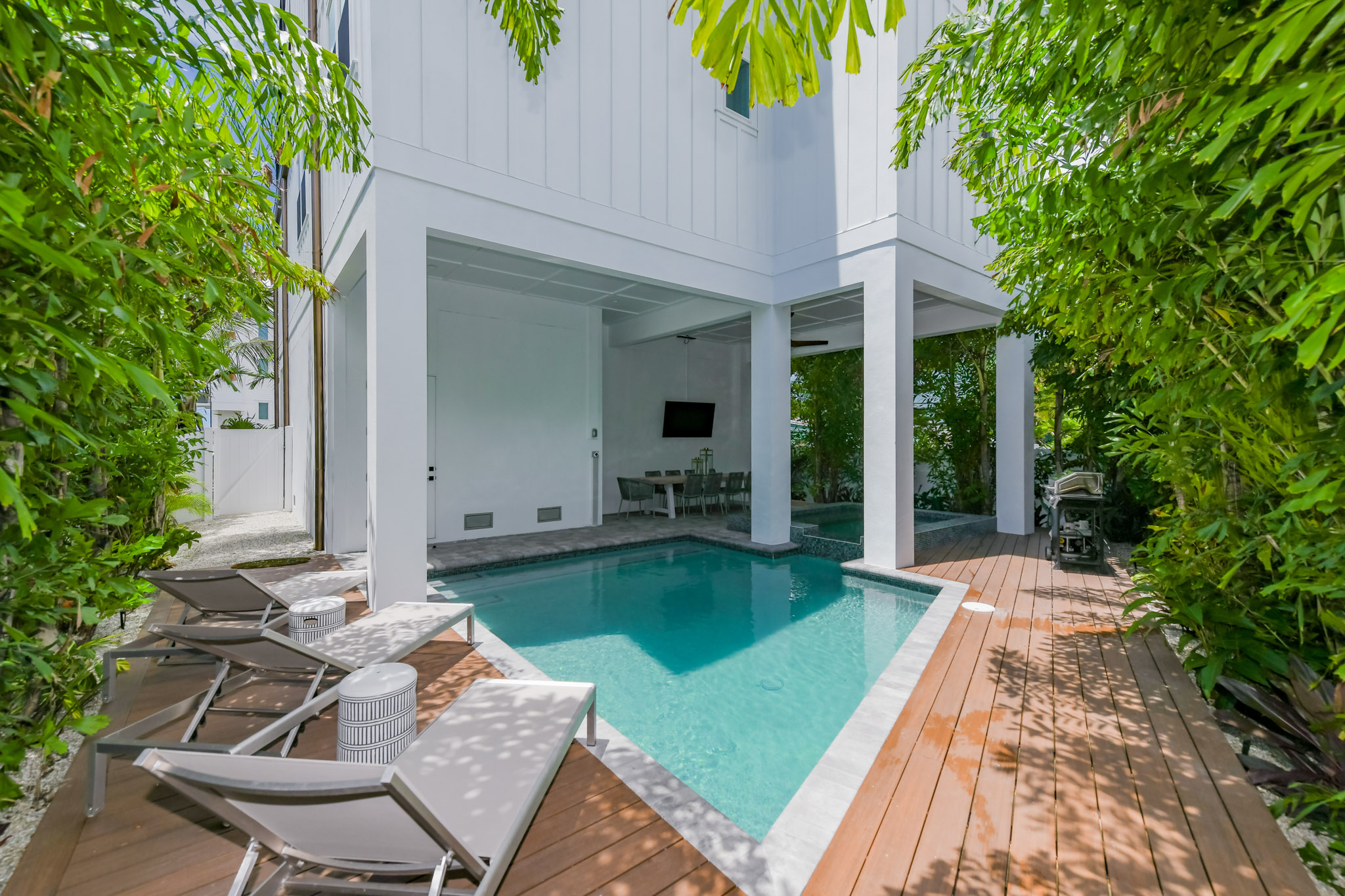 1105 Gulf Drive