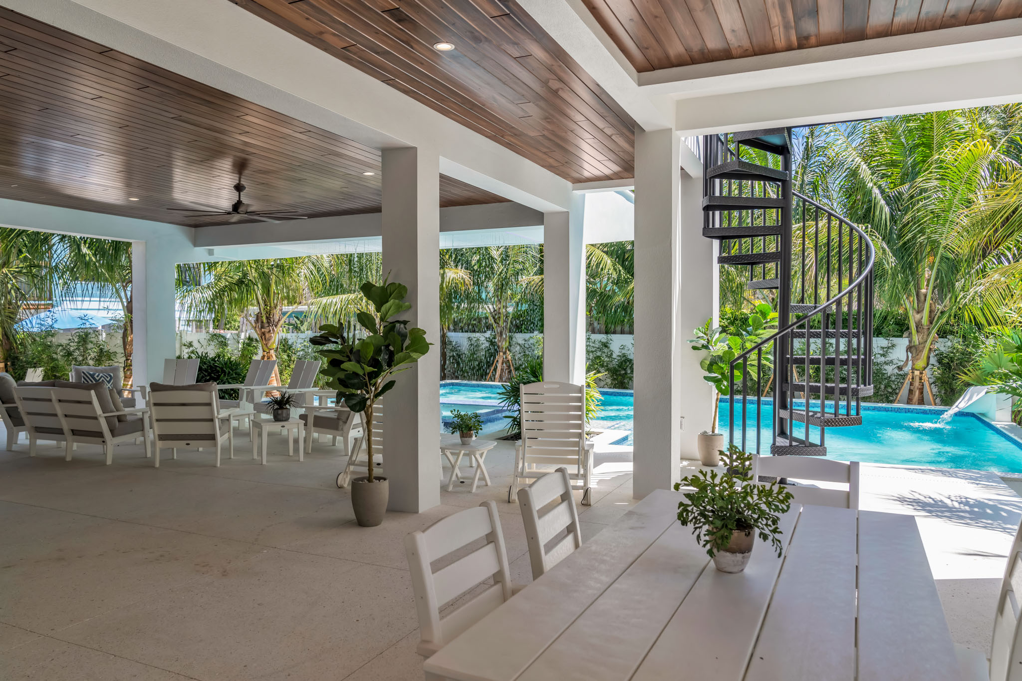 5409 Plaza De Las Palmas