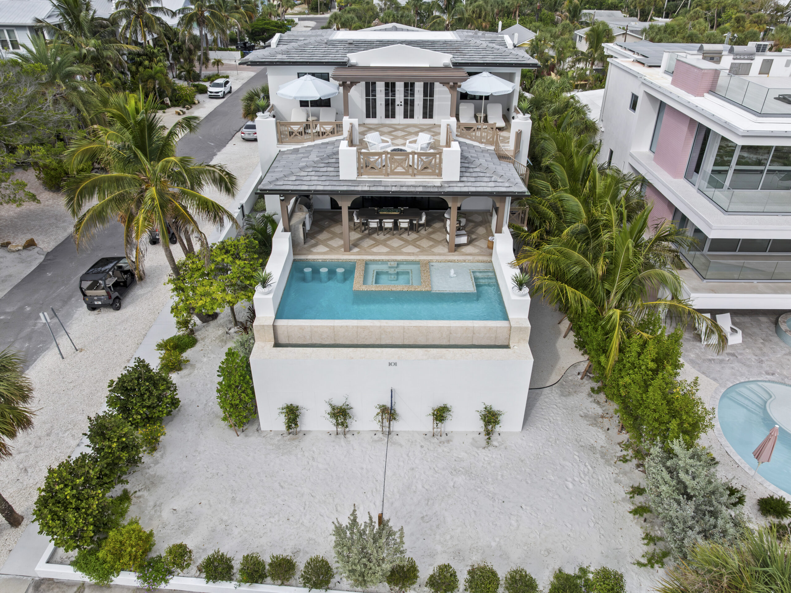 101 Mangrove Ave