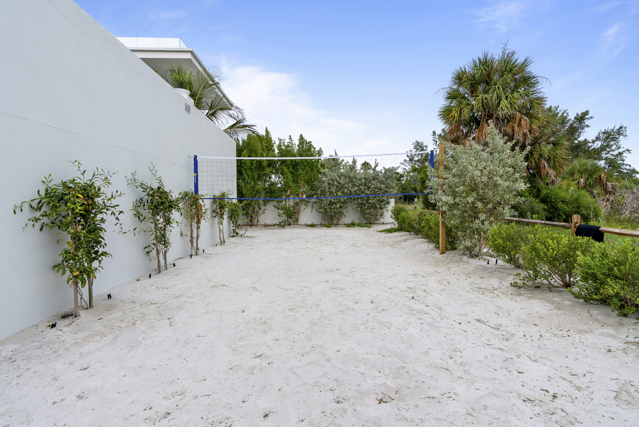 101 Mangrove Ave